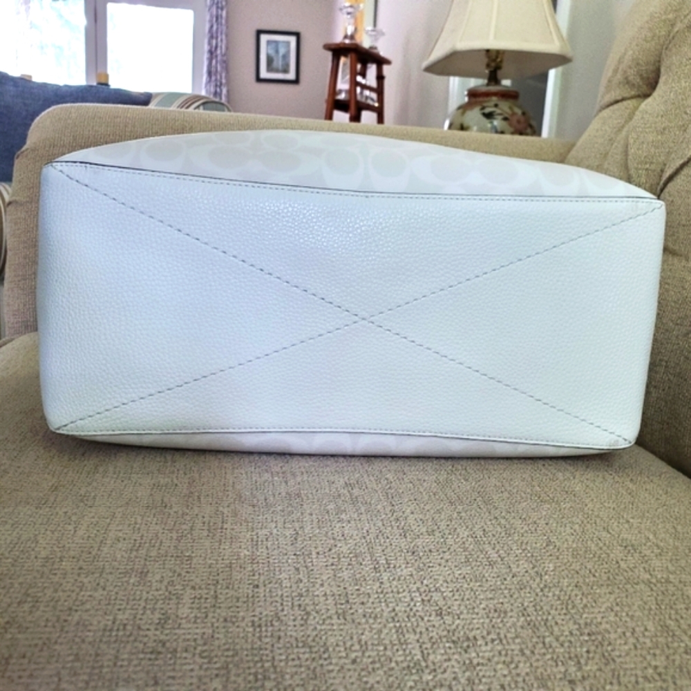 COACH X MARVEL Patches Tote Chalk White - Picture 7 of 12